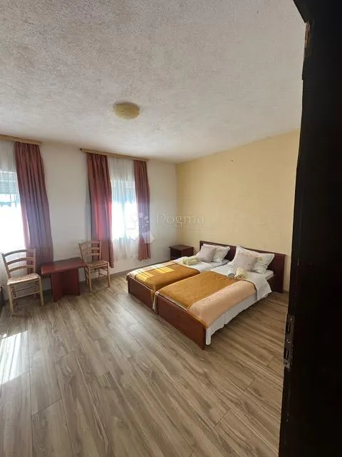 bunić kuća sa restoranom i sobe za iznajmljivanje - slika 9