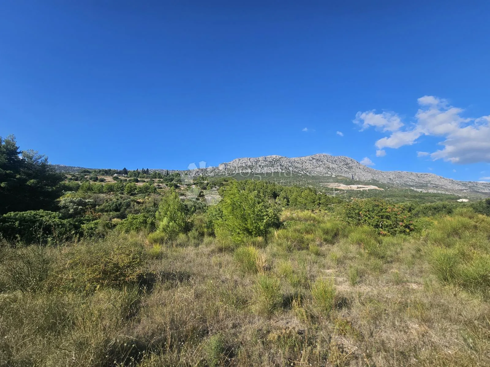 građevinsko zemljište s pogledom na more u kaštel kambelovcu - slika 2