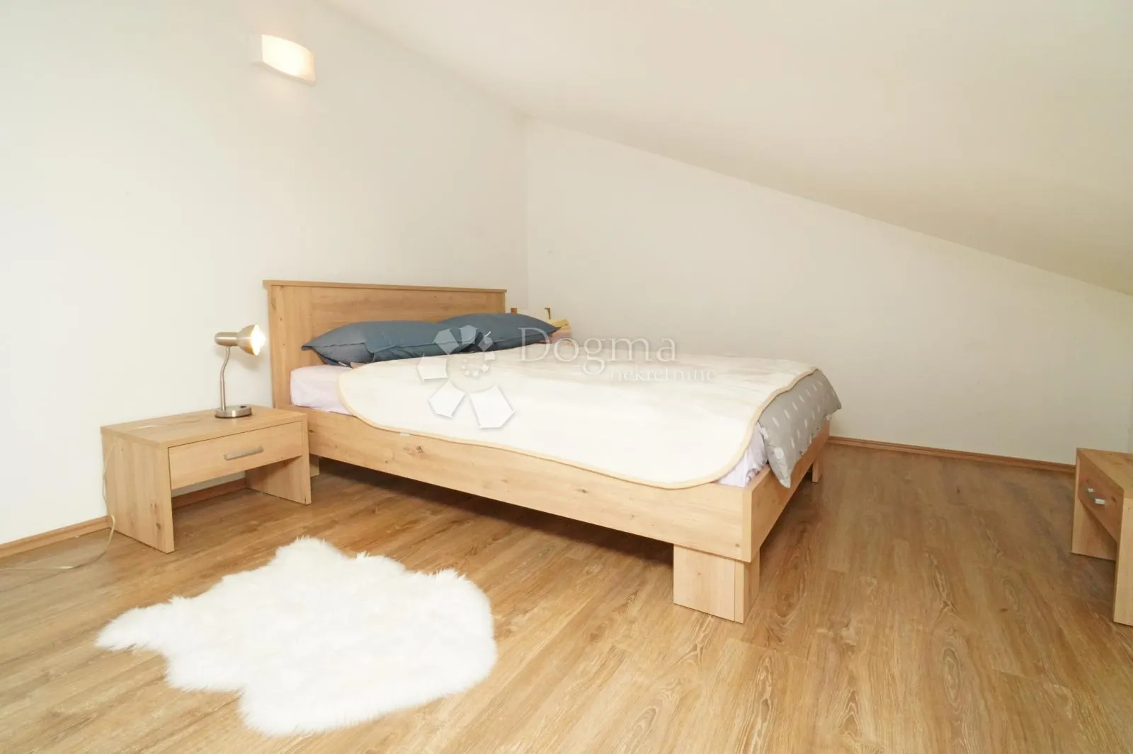 kuća u nizu (krajnja) okrenuta prema zelenilu, 4 sobe, vrt, 10min od grada - slika 28