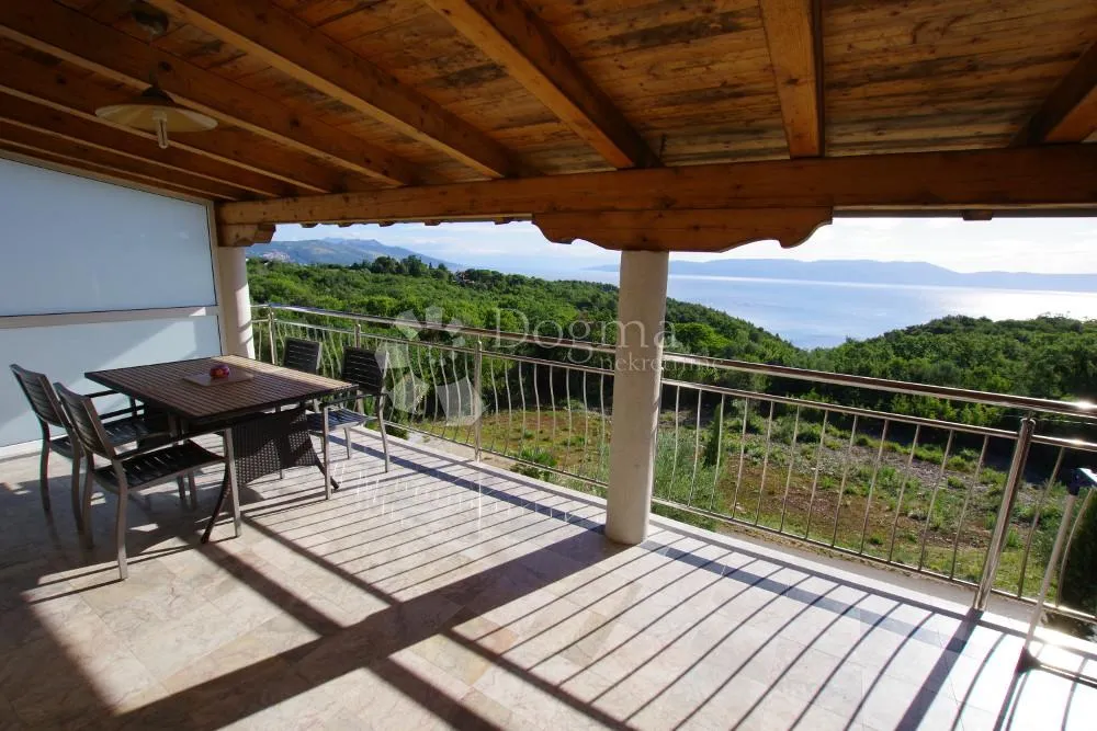apartmanska kuća s bazenom na frekventnoj lokaciji! - slika 39
