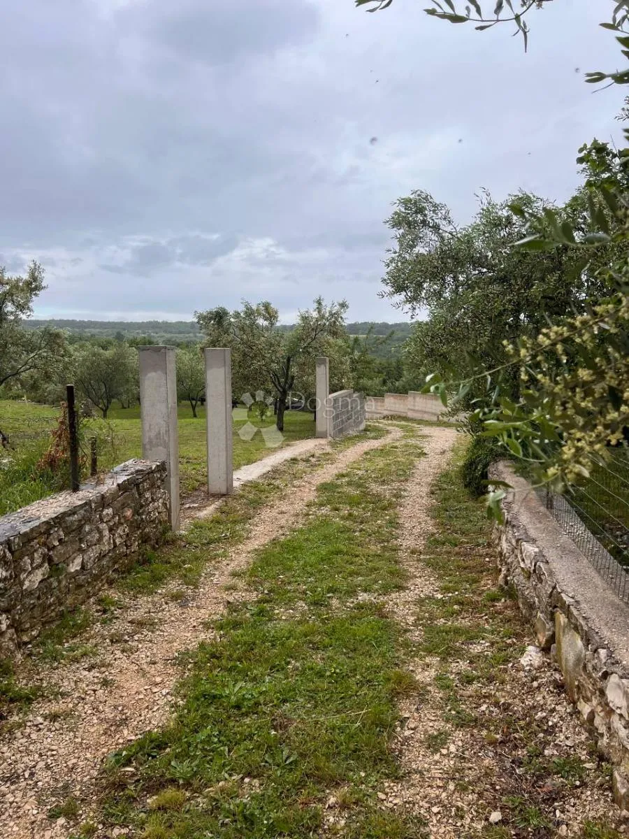 samo kod nas! građevinsko zemljište 1,5 km od mora - slika 4