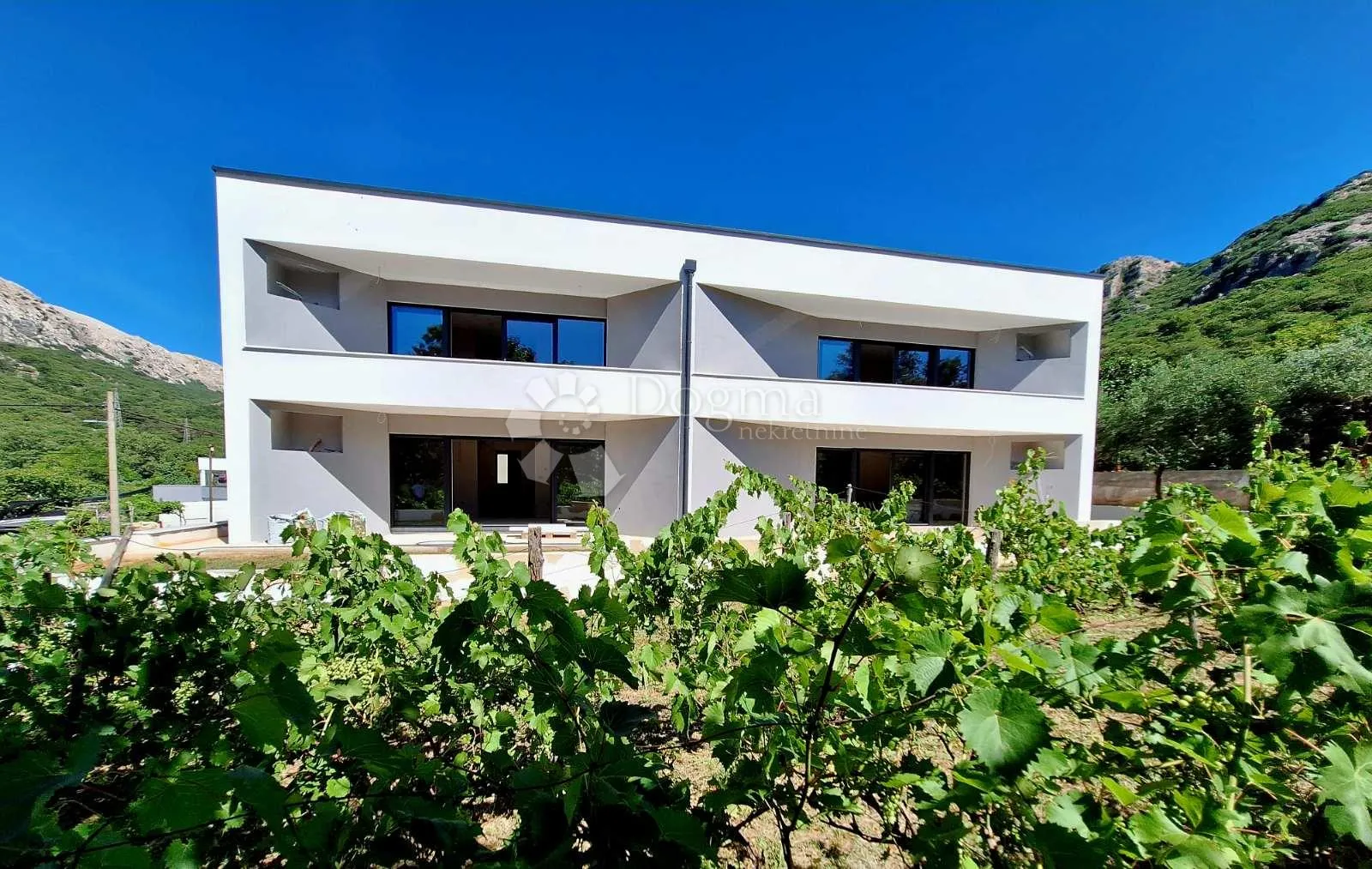 novogradnja sa 4 apartmana - slika 2