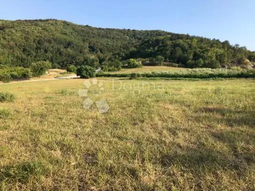 građevinski teren s pogledom na jezero butoniga - prilika - slika 2