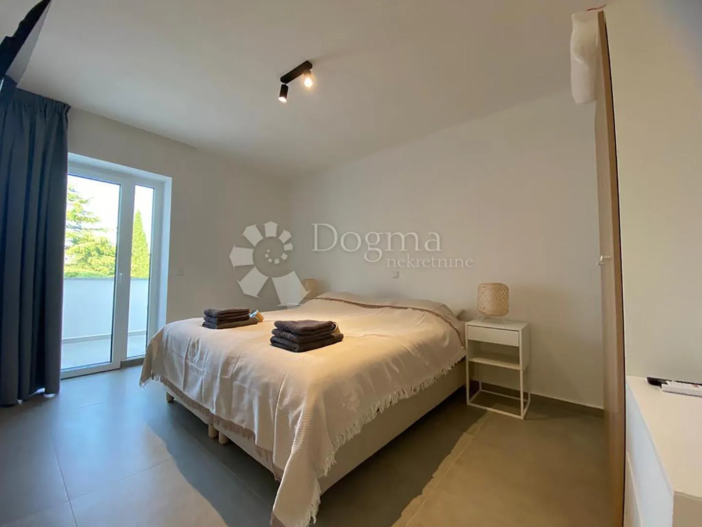 premantura - kuća sa 3 luksuzna apartmana i pogledom na more - slika 27