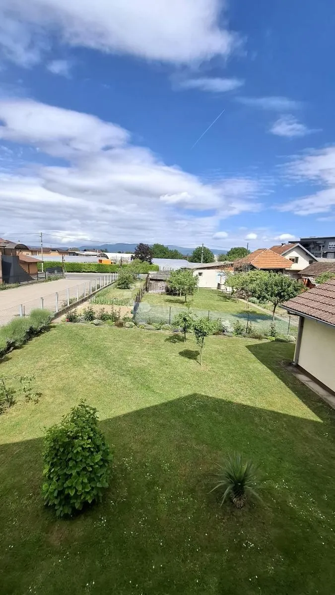 uređena katnica 257 m2 sa velikom okućnicom, žitnjak- struge - slika 25