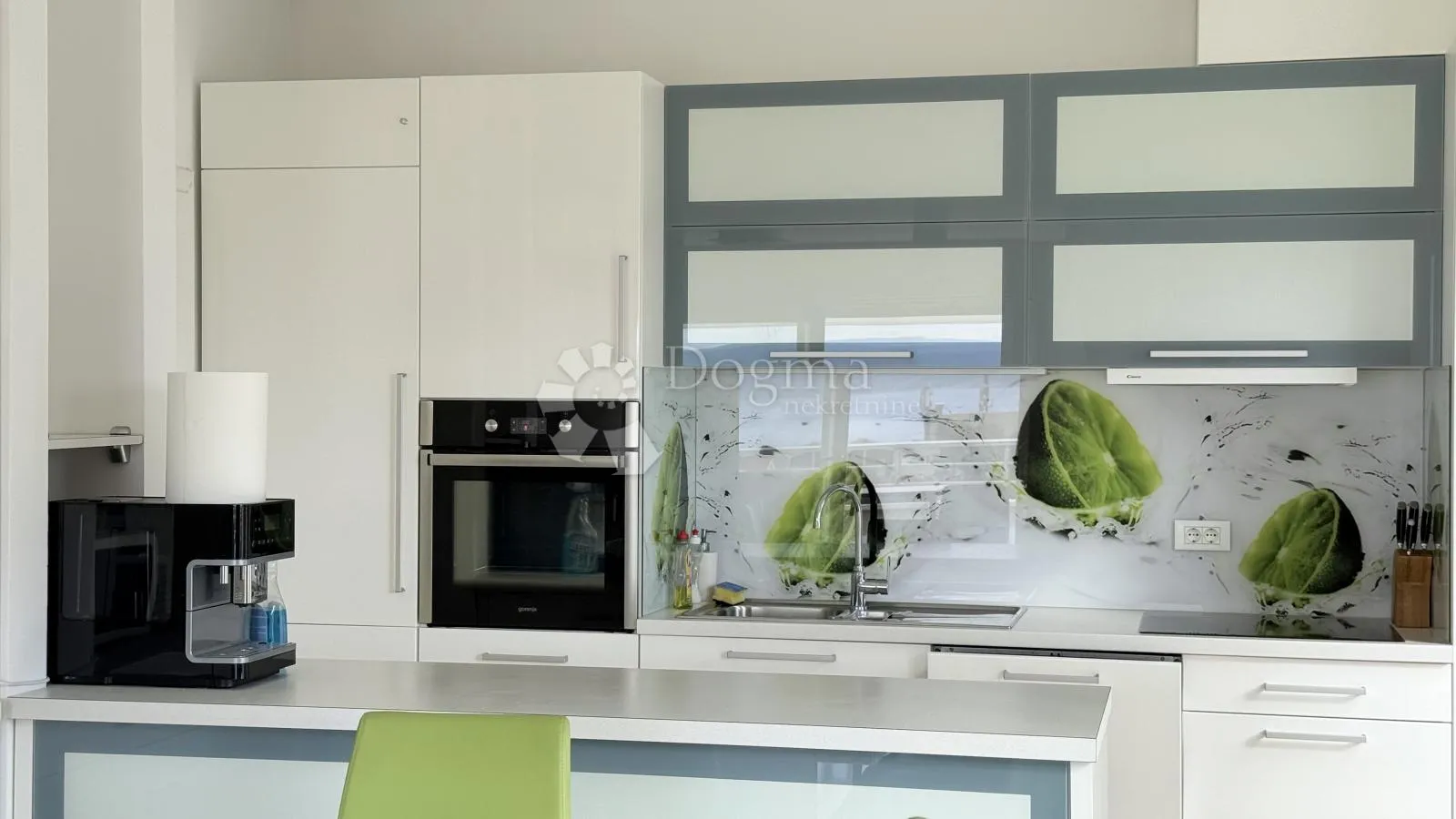 penthouse u baškoj vodi – dvoetažni, kompletno namješten - slika 6