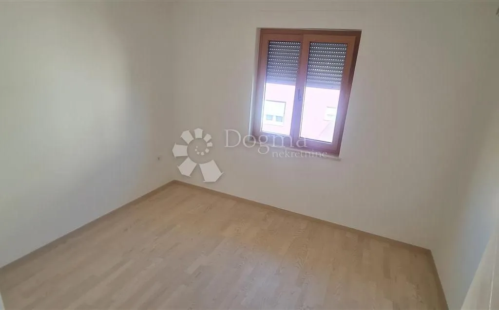 luksuzan apartman pored mora u povljani - slika 10