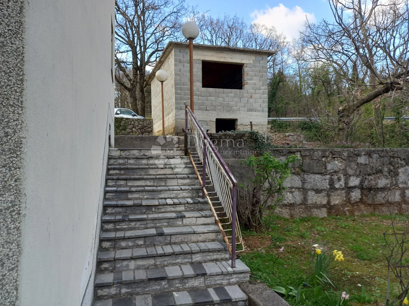 rijeka, g.drenova, kuća sa tri stana - slika 12