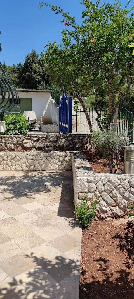 kuća s 4 apartmana - marina - slika 16