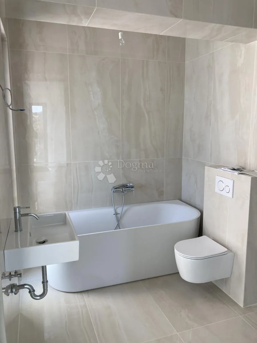 luksuzni apartman uz more c4 - slika 17