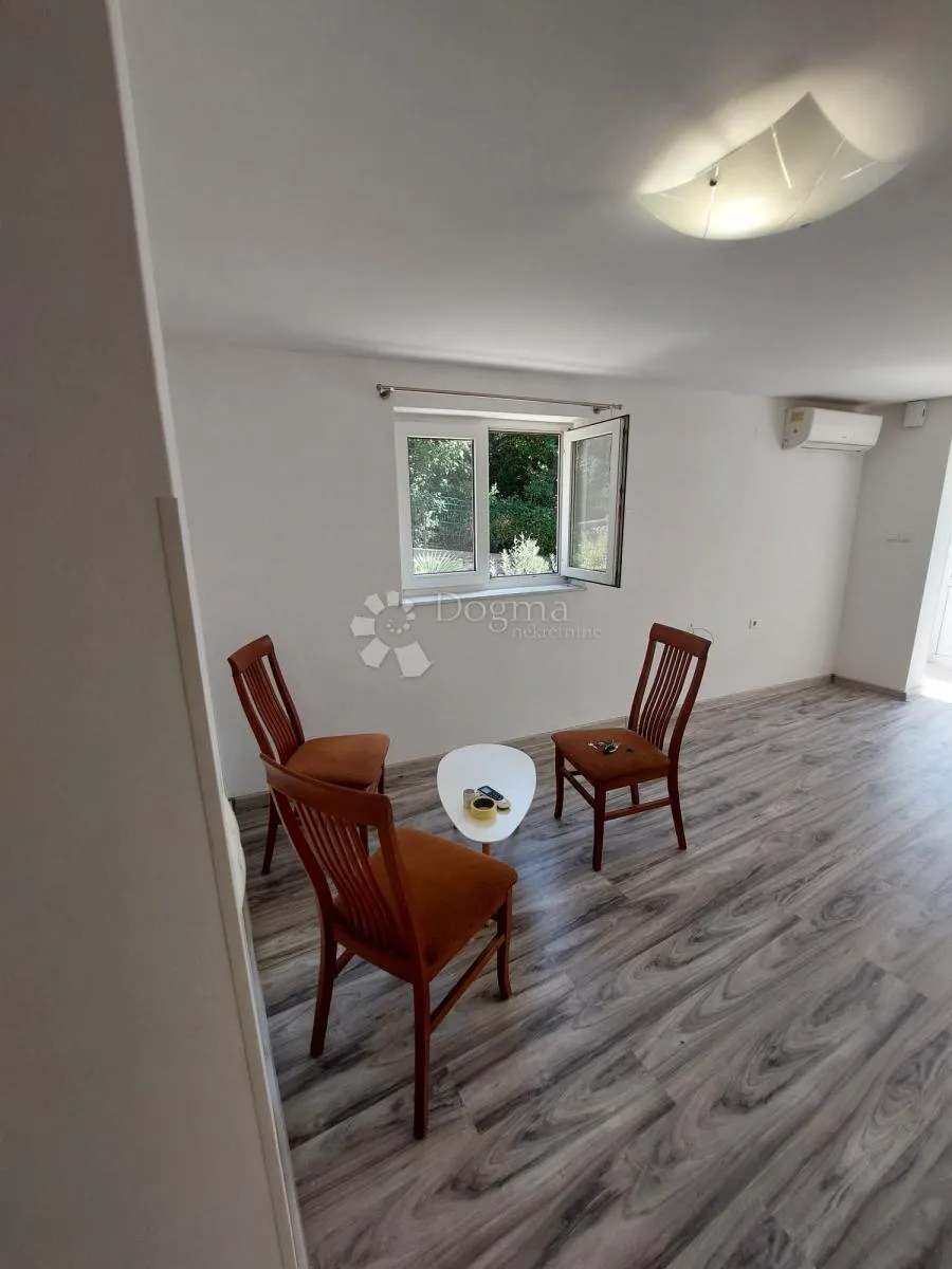 kraljevica, apartman sa vrtom - slika 1