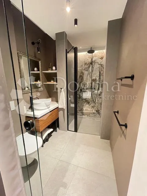 iznajmljujem tri sobe i dva apartmana u samom centru grada - slika 22