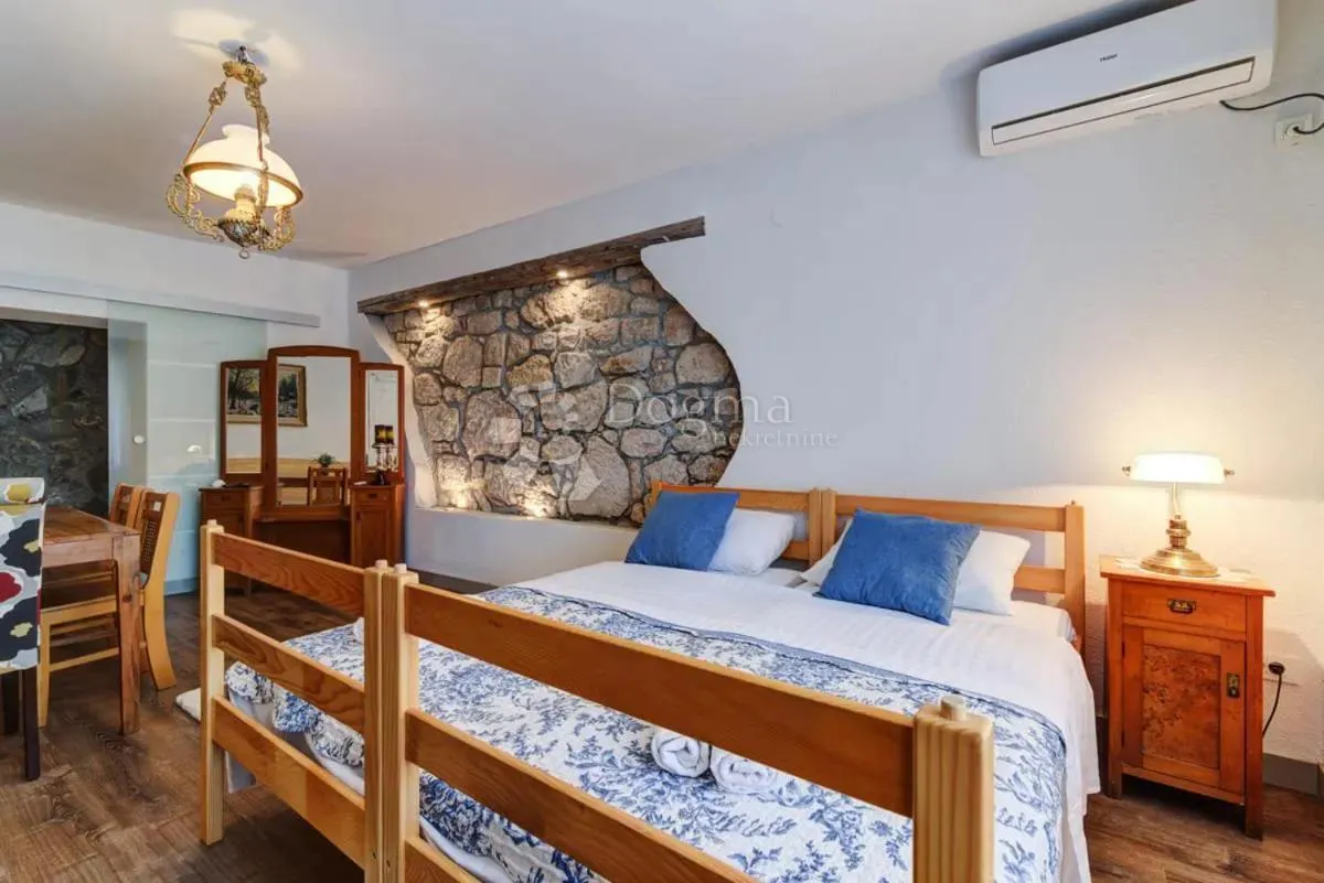 bribir, fenomenalna vila sa bazenom - slika 8
