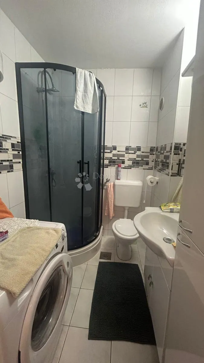 dvosobni stan na izvrsnoj lokaciji u puli – svega 100 metara od centra grada - slika 19