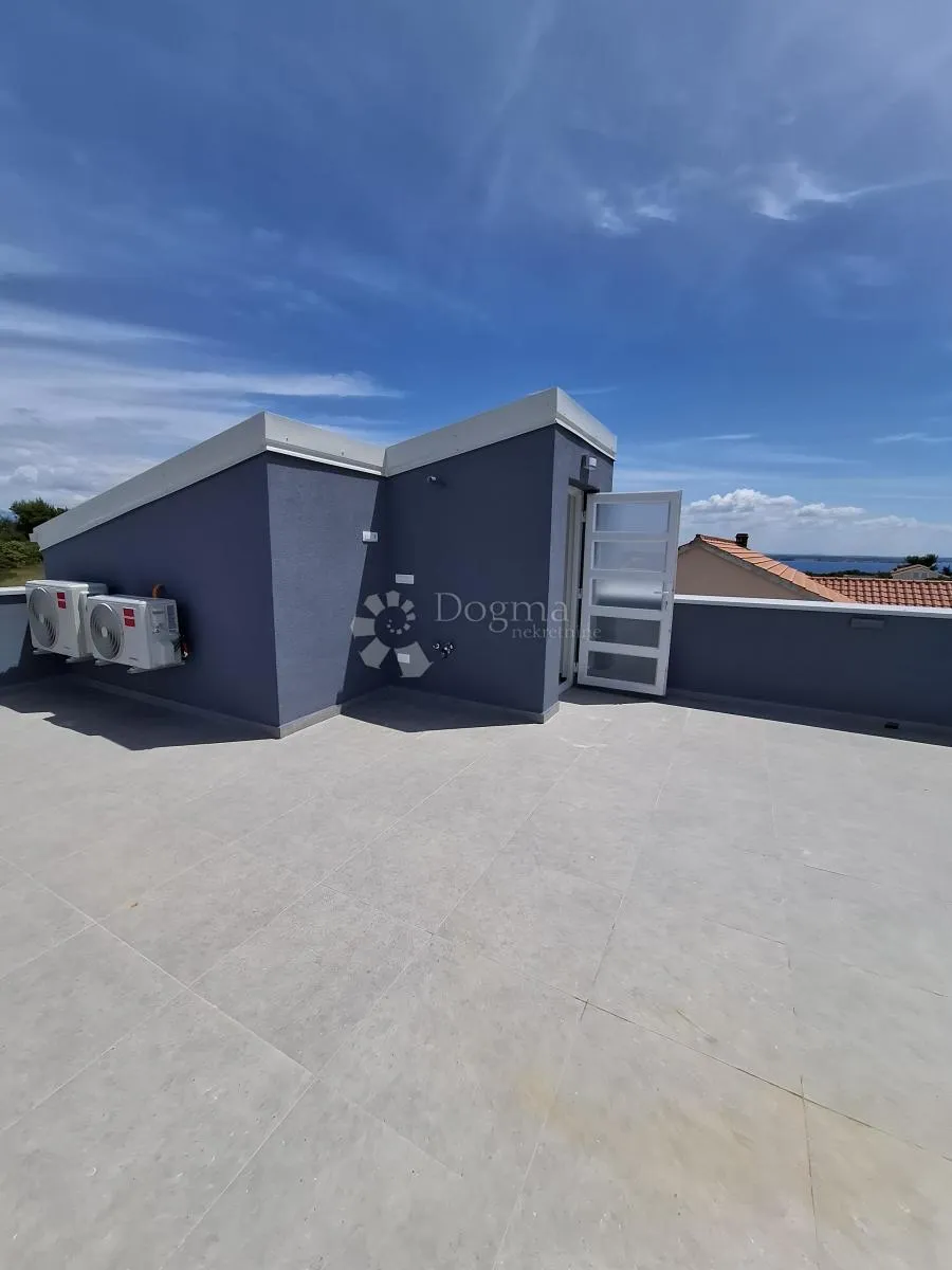 vila sa bazenom na viru - slika 20