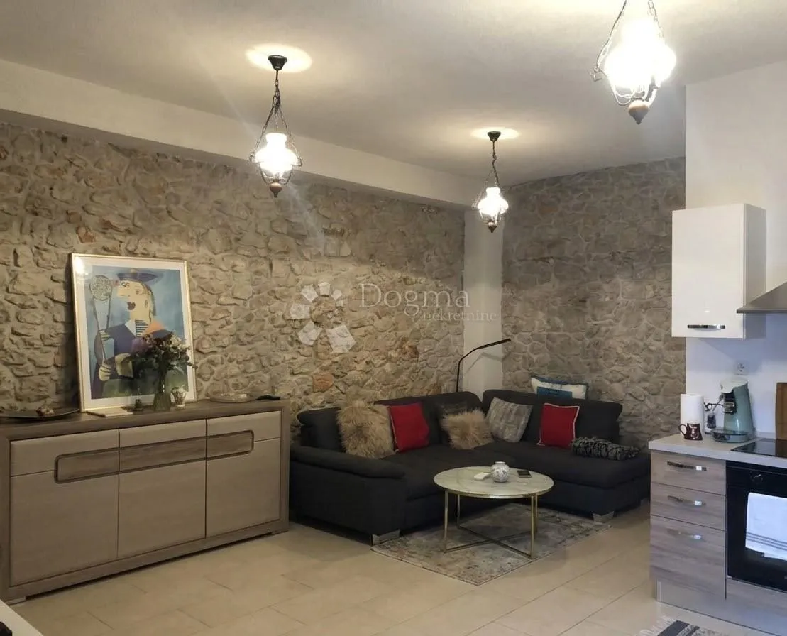 spektakularna investicijska prilika dva apartmana - slika 1