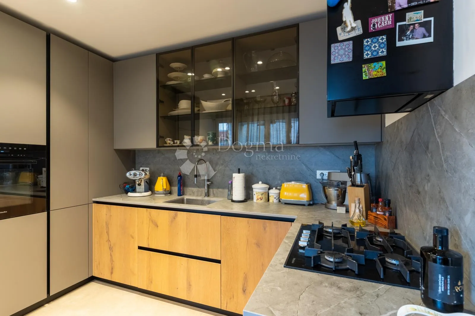 dizajnerski luksuzni stan za odabrane - slika 13