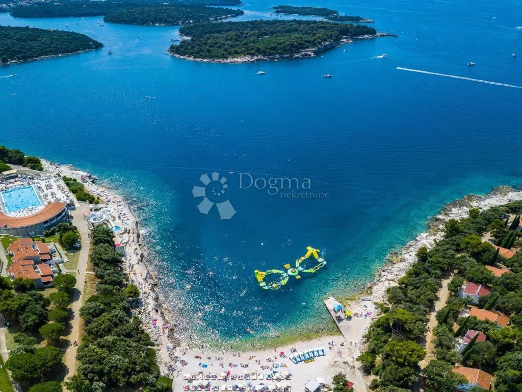 moderna vila s bazenom i solarnim sustavom u okolici loborike, blizu pule - slika 41