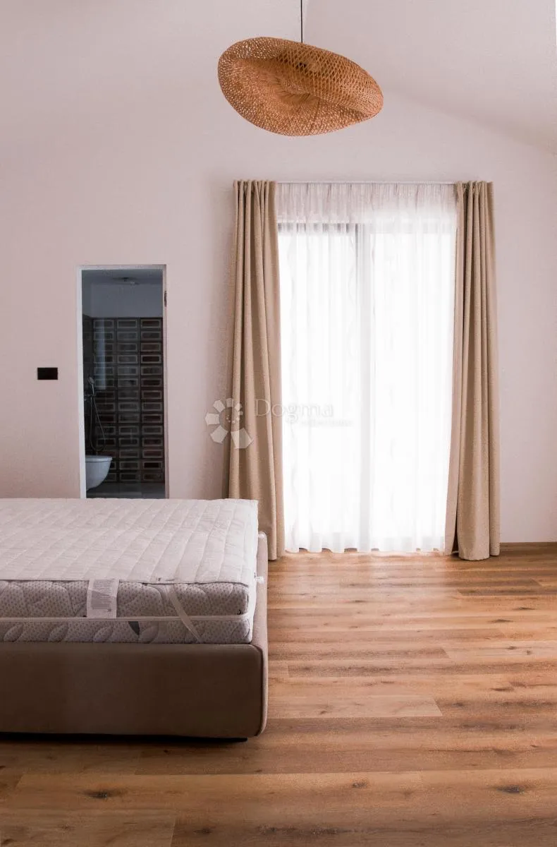 poreč okolica – moderna vila s bazenom i 4 spavaće sobe - slika 28
