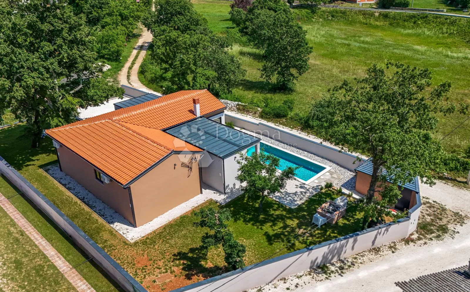 moderna prizemnica s bazenom i potpunom privatnošću u zelenilu! novogradnja spremna za useljenje! - slika 28