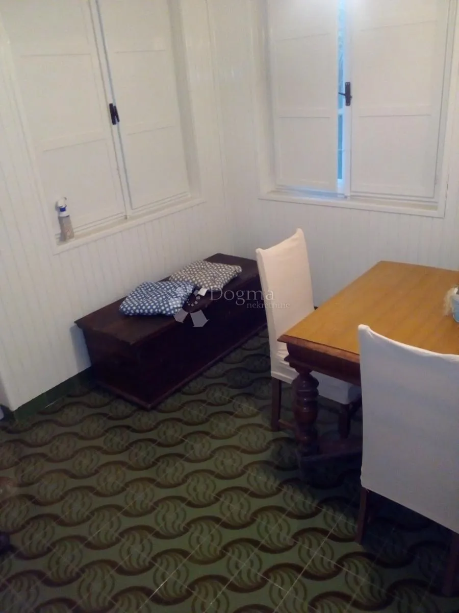 samostojeća kuća s velikom okućnicom – kaštel štafilić - slika 11