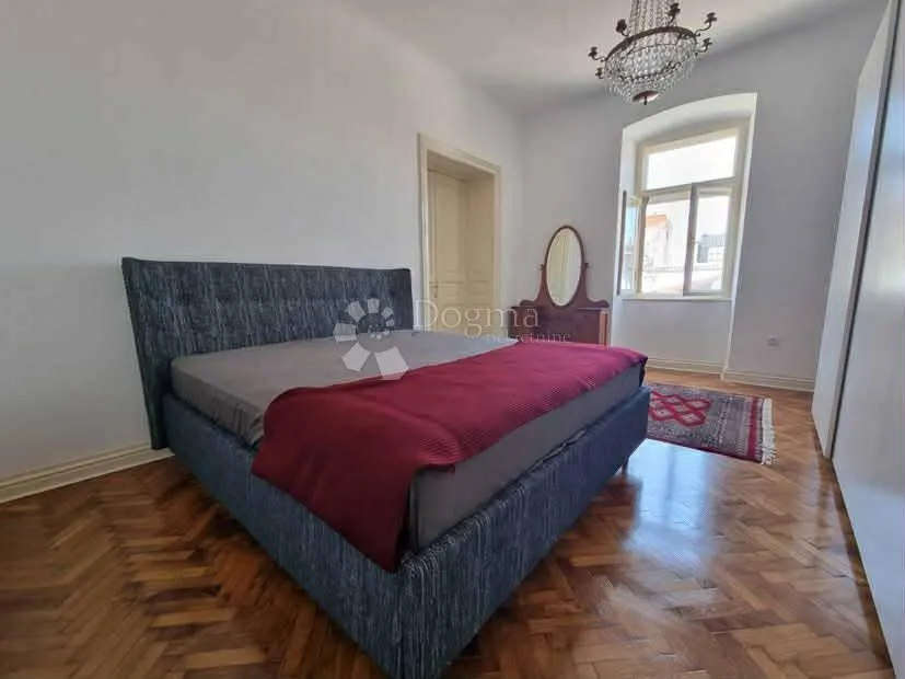 kompletno renoviran stan u samom centru pule – 93 m² s terasom - slika 10