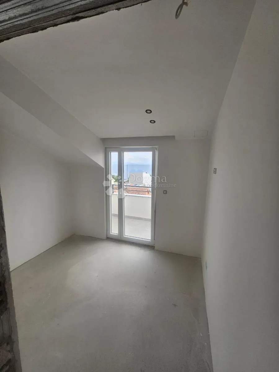 trosoban komforan dvoetažni stan s panoramskim pogledom na more! - slika 6