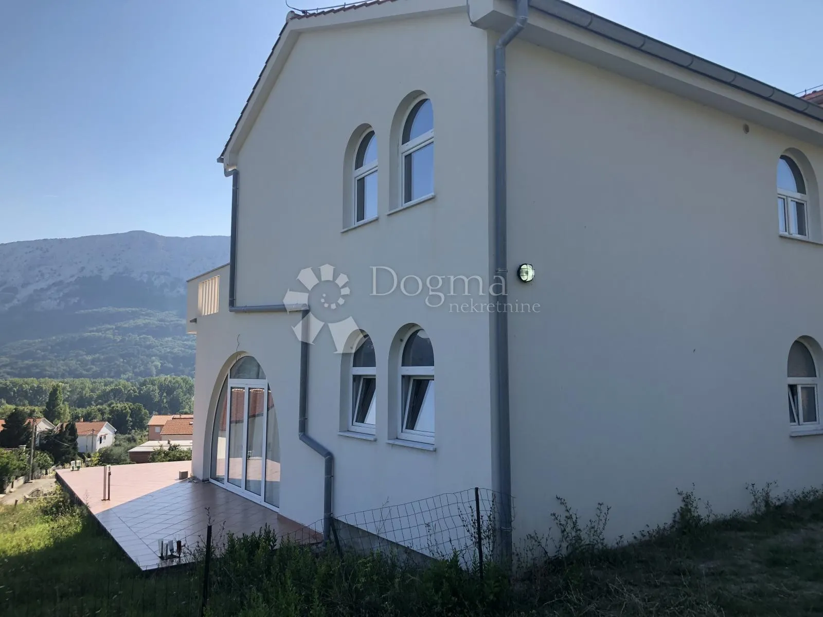 krk - baška - vila s velikim stanom i dva apartmana - slika 11