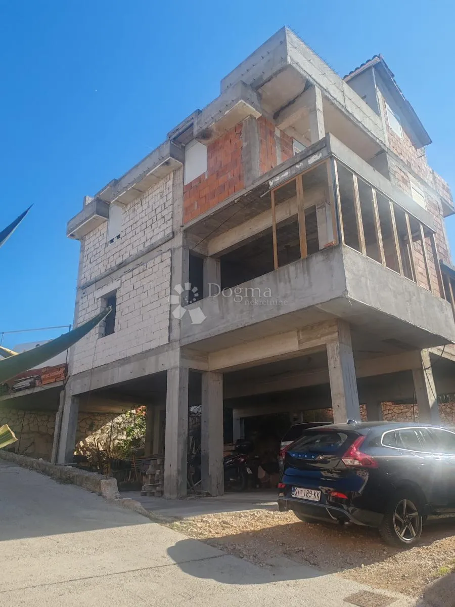 brodarica - kuća nadomak mora - slika 4