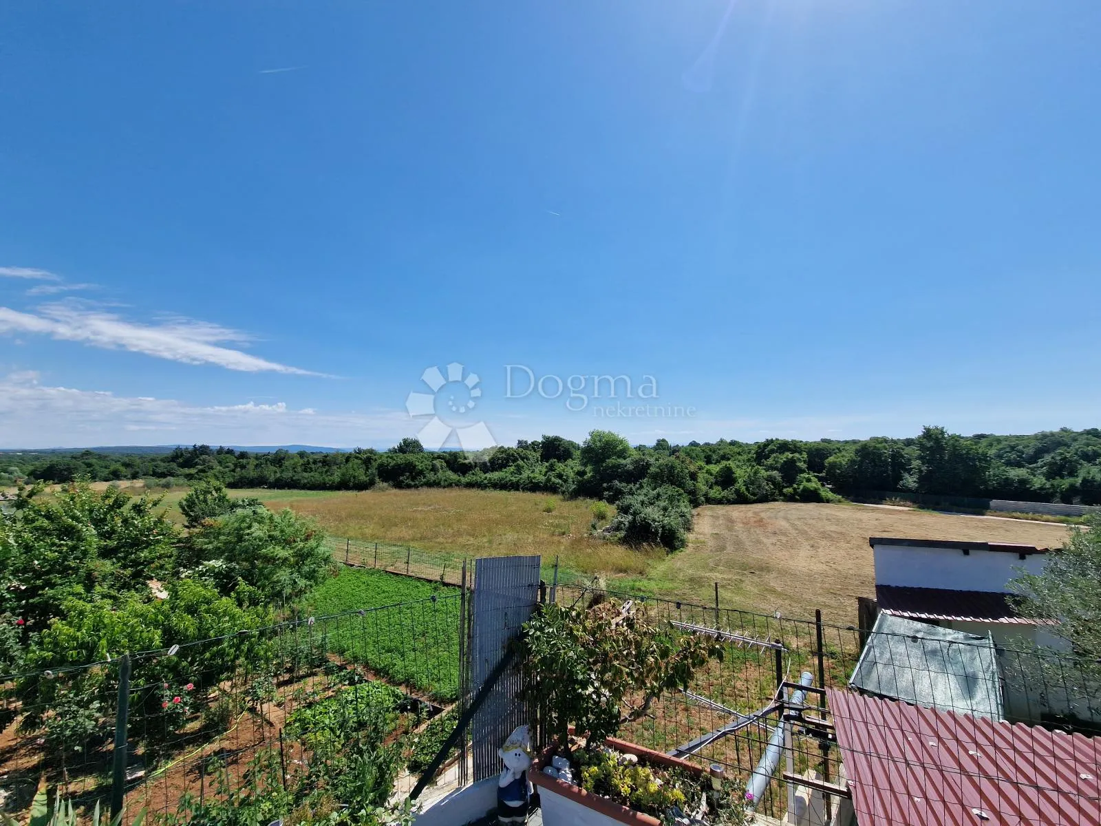 prostran unikatan stan 132 m2 s vrtom 62 m2 – šišan, istra - slika 32
