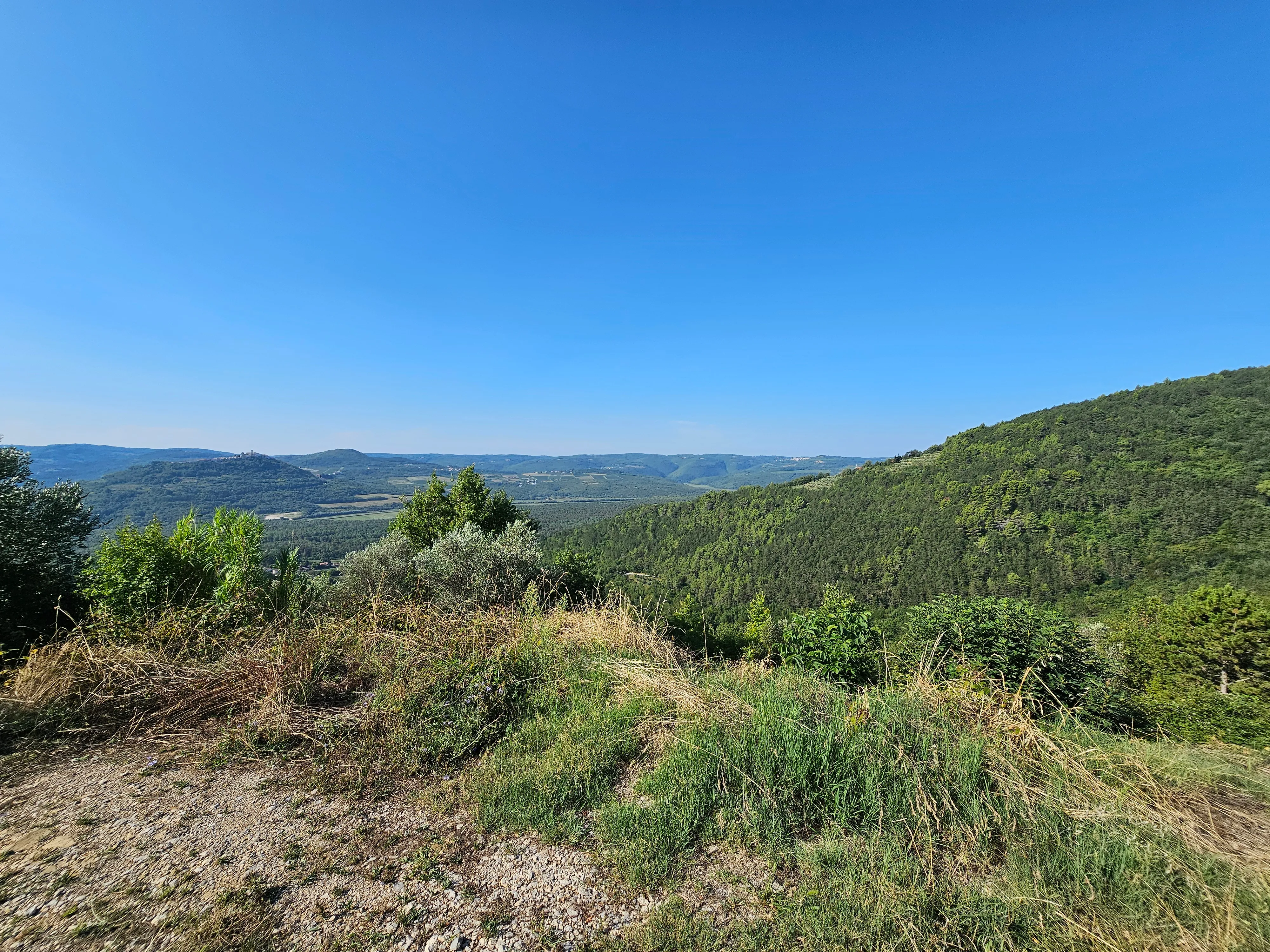 pravomoćna građevinska dozvola, privatnost, pogled na motovun - slika 11