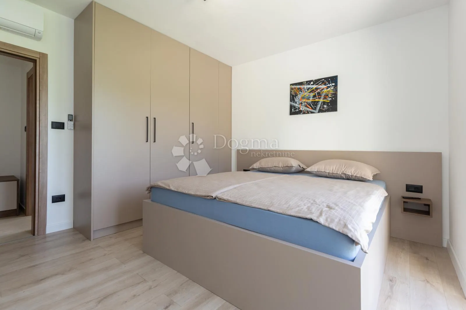 potpuno opremljena villa, na mirnoj lokaciji! - slika 15