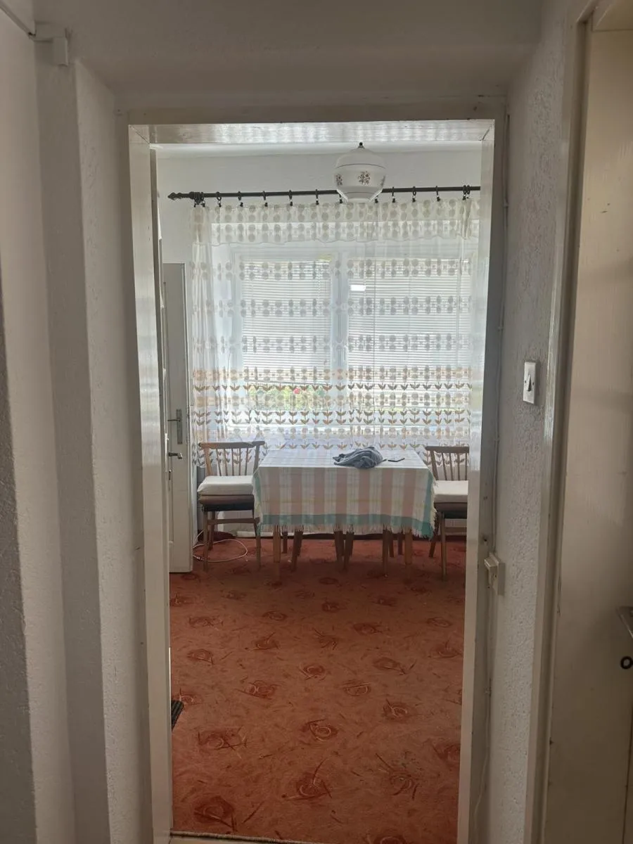 stan s garažom i ljetnom kućicom - slika 4