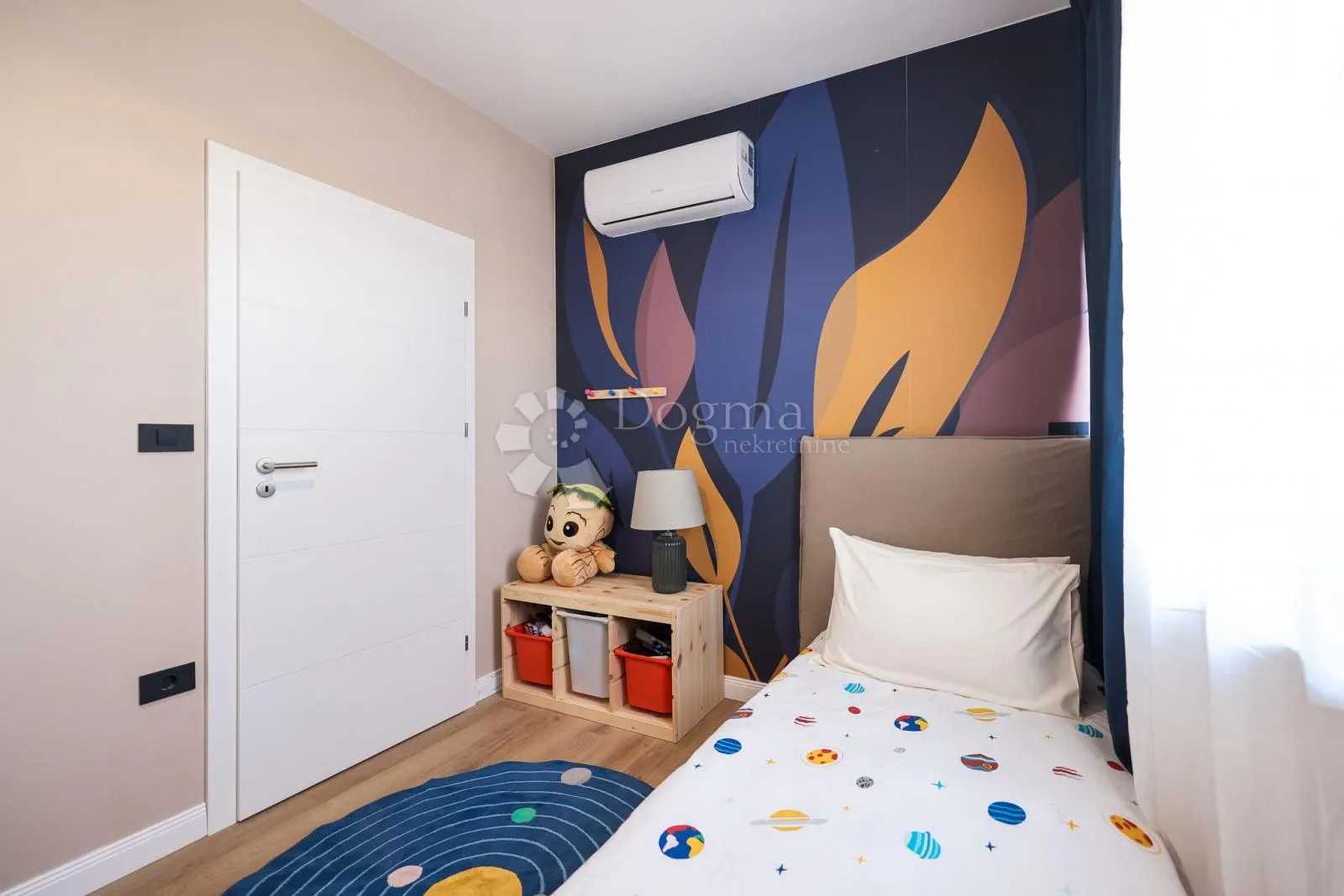 dizajnerski penthouse s krovnom terasom, liftom i garažom - slika 18