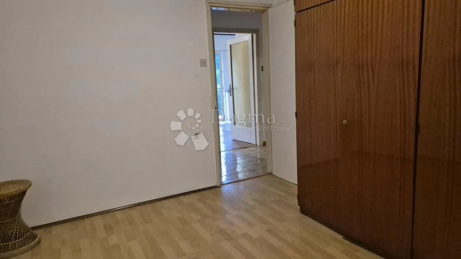 klana - studena, dvije etaže kuće, stan i pp - slika 12
