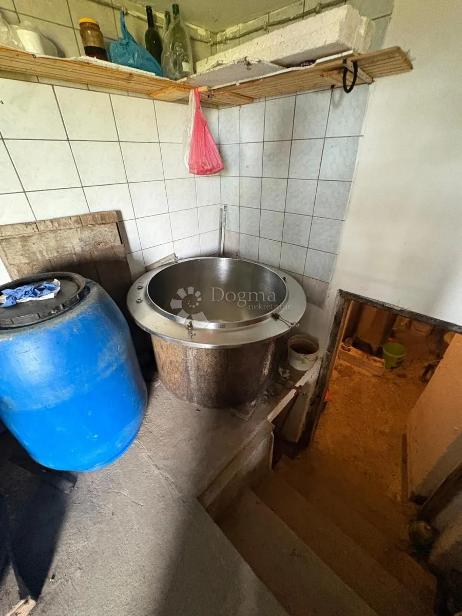 oaza mira i privatnosti – vikendica s vinogradom i 3.797 m² okućnice - slika 21