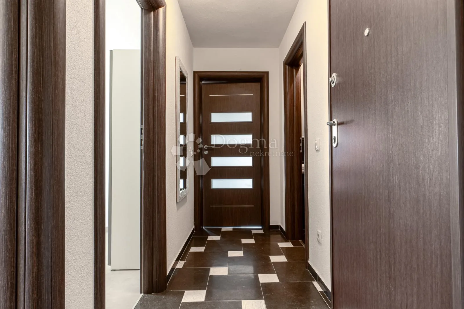 klimno, apartman na samo 250m od mora - slika 8