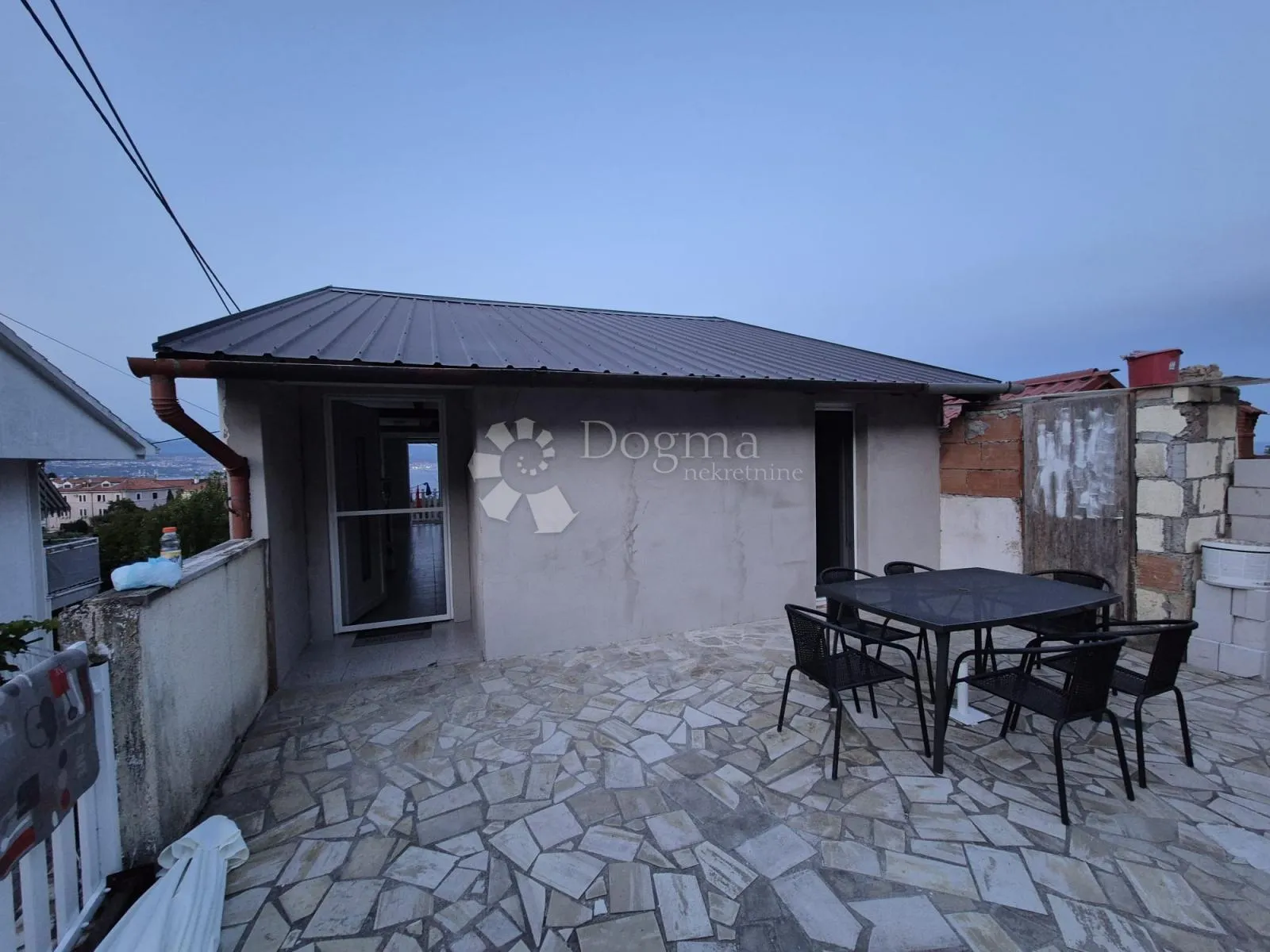 lovran – kuća s 3 stana i okućnicom - slika 10