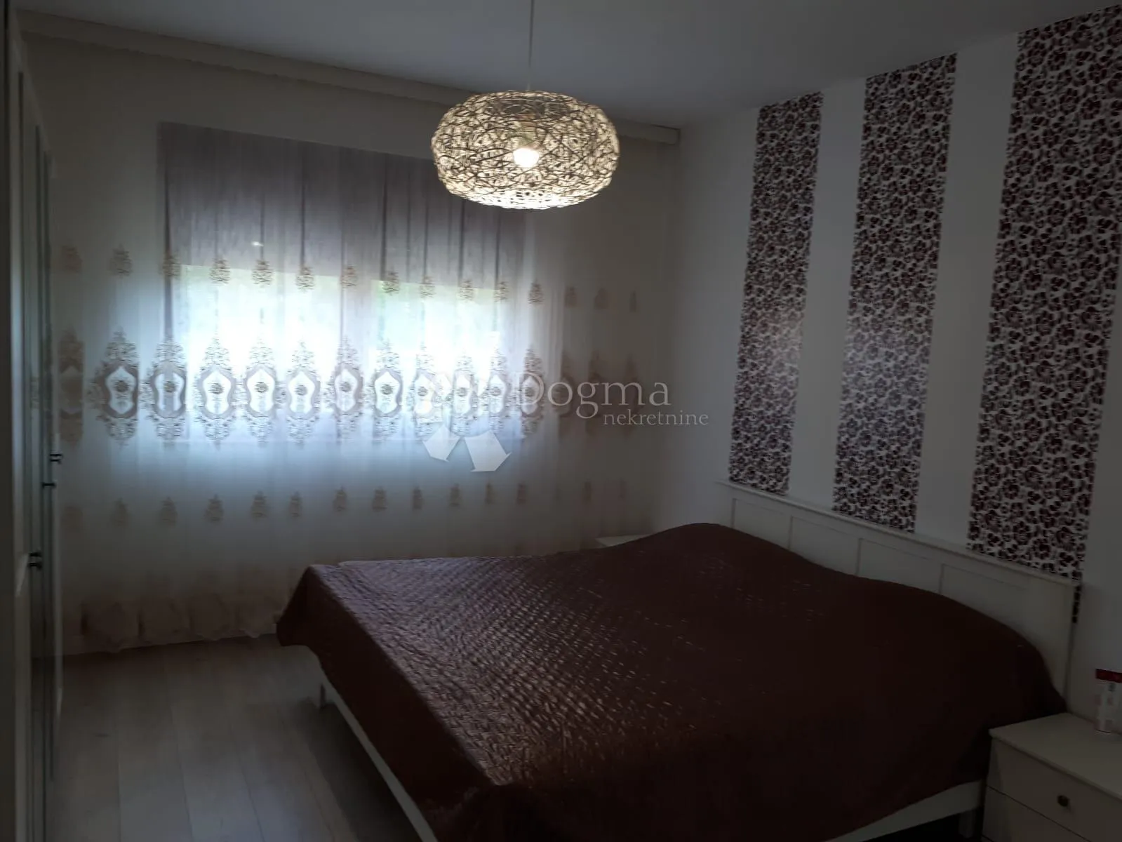prostrana luksuzna kuća u korenici - slika 17