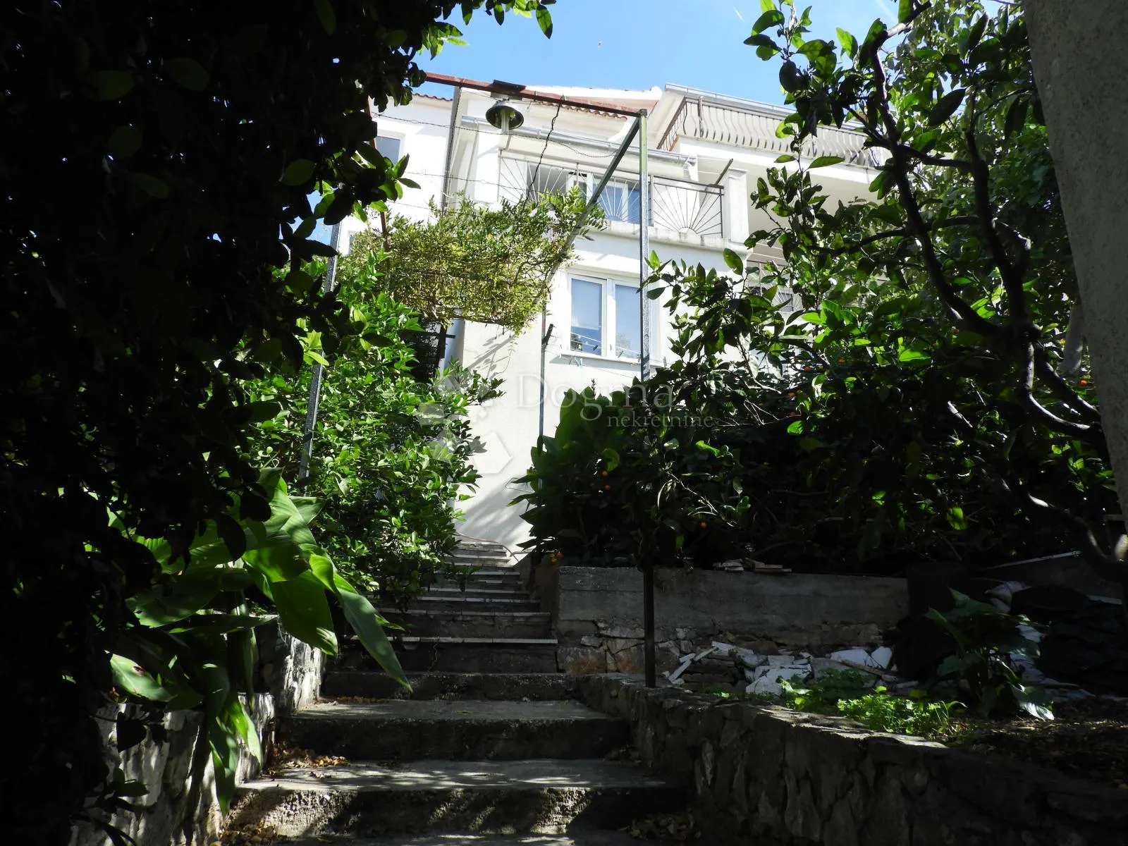 rogoznica - apartmanska kuća sa spektakularnim pogledom - slika 17