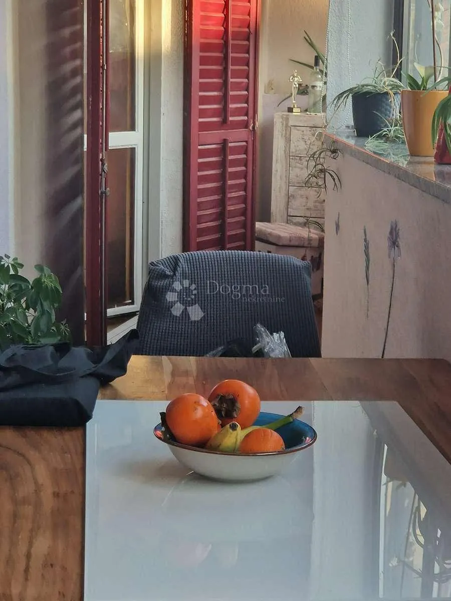 kuća sa dva stana u okolici lupoglava - slika 8