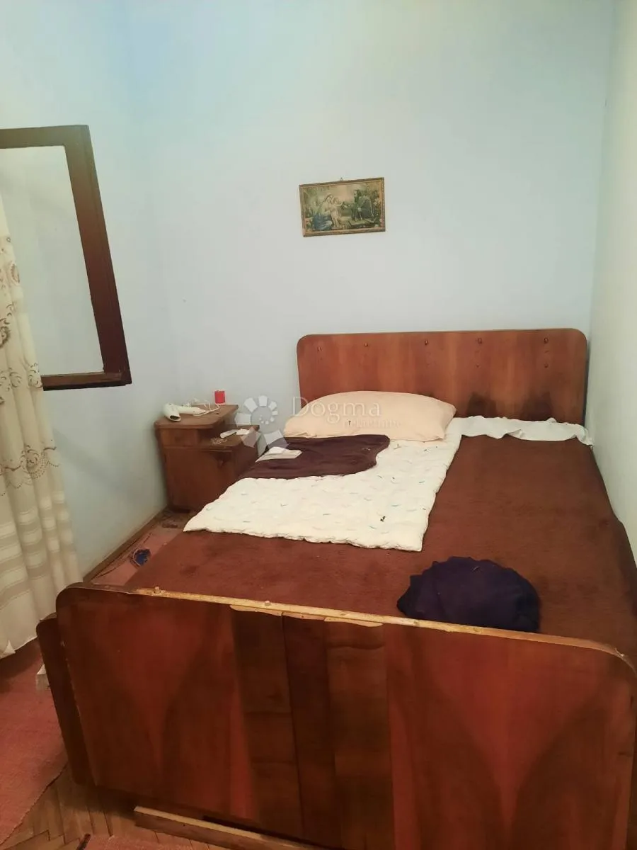 kamena priča za renovaciju, te 550 m2 vrta! - slika 7