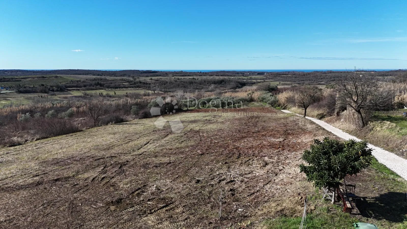 atraktivno zemljište za vilu s pogledom na more i vinograde - slika 3