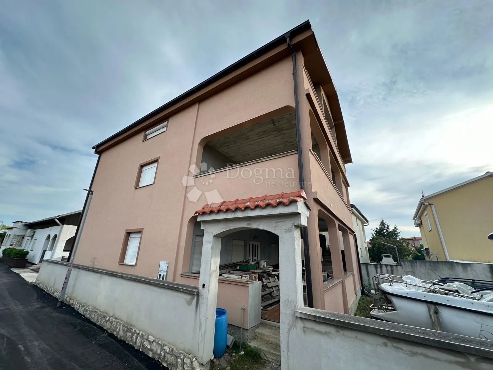 zukve kuća sa 3 apartmana *prilika!!!* - slika 4