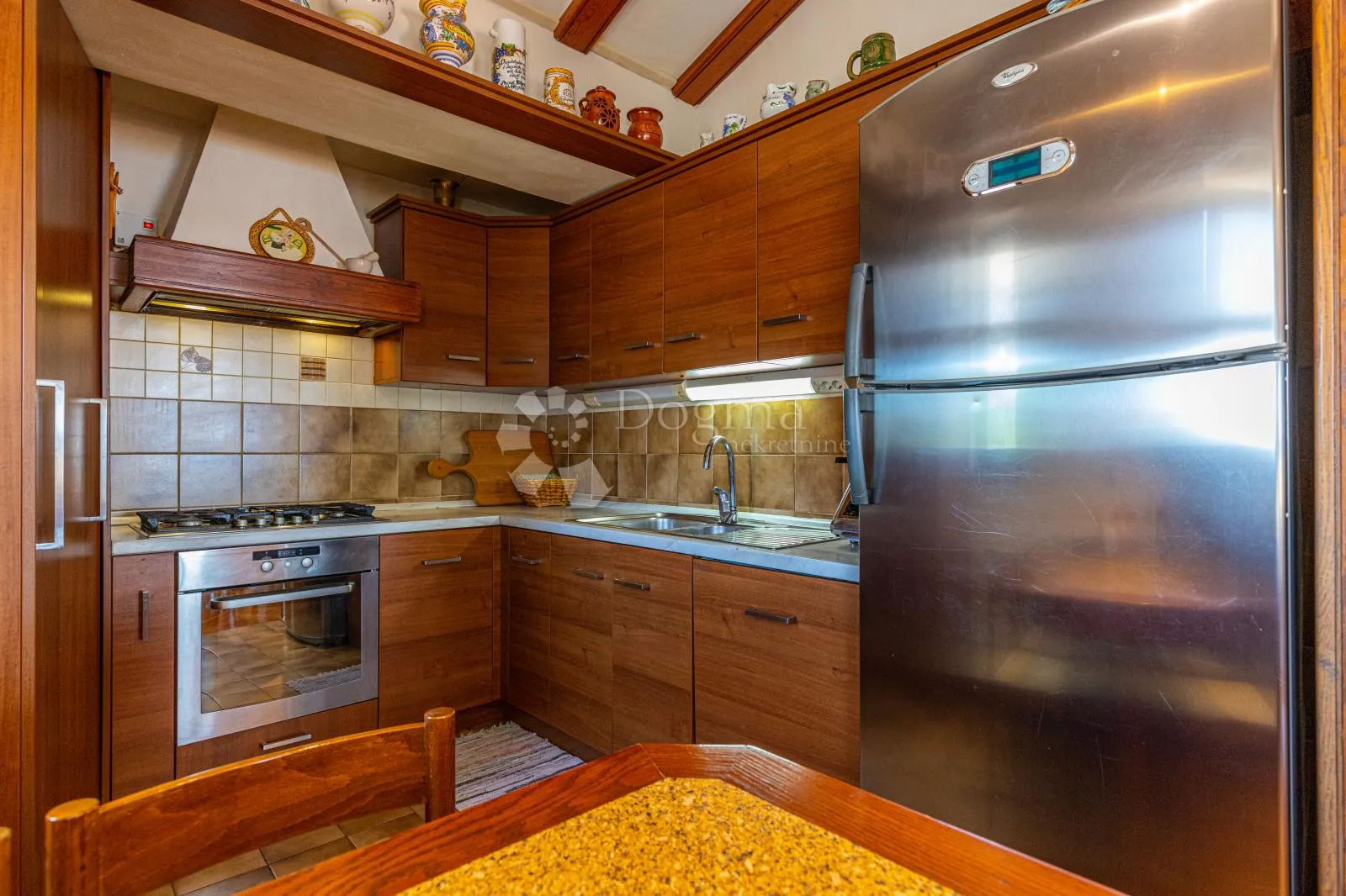 apartman sa galerijom i prekrasnim pogledom na more - slika 25