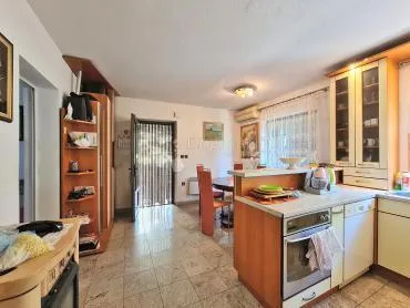 CRIKVENICA APP 111m2, blizu centra i mora