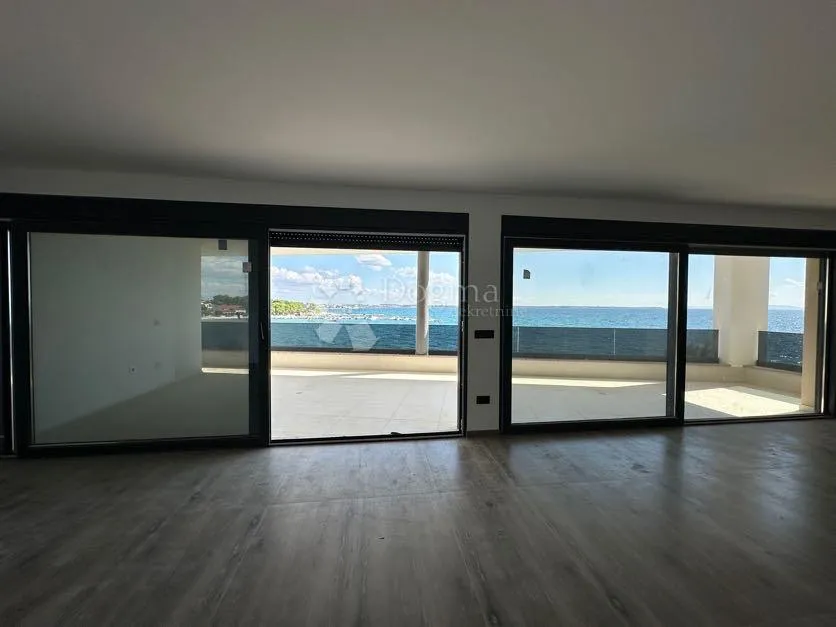 luksuzni apartman na moru - slika 20