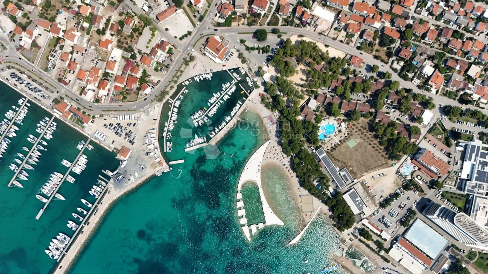 prodaje se – dvosobni apartman u vodicama, 50 m od mora - slika 13