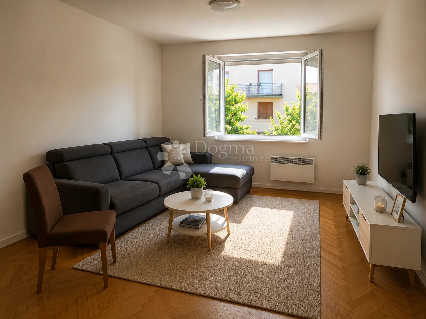 prilika (2650e/m2), stan kustošija, 57+18m2, 3 parking mjesta - slika 2