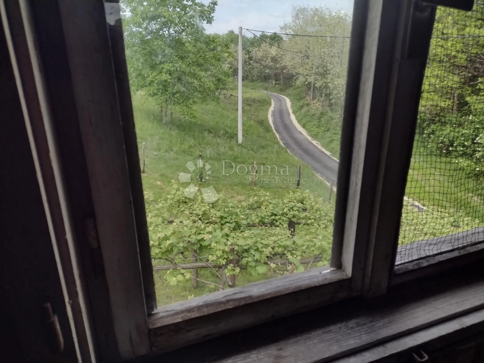 kuća s pogledom na petrovu goru i besplatnim vodovodom - slika 15